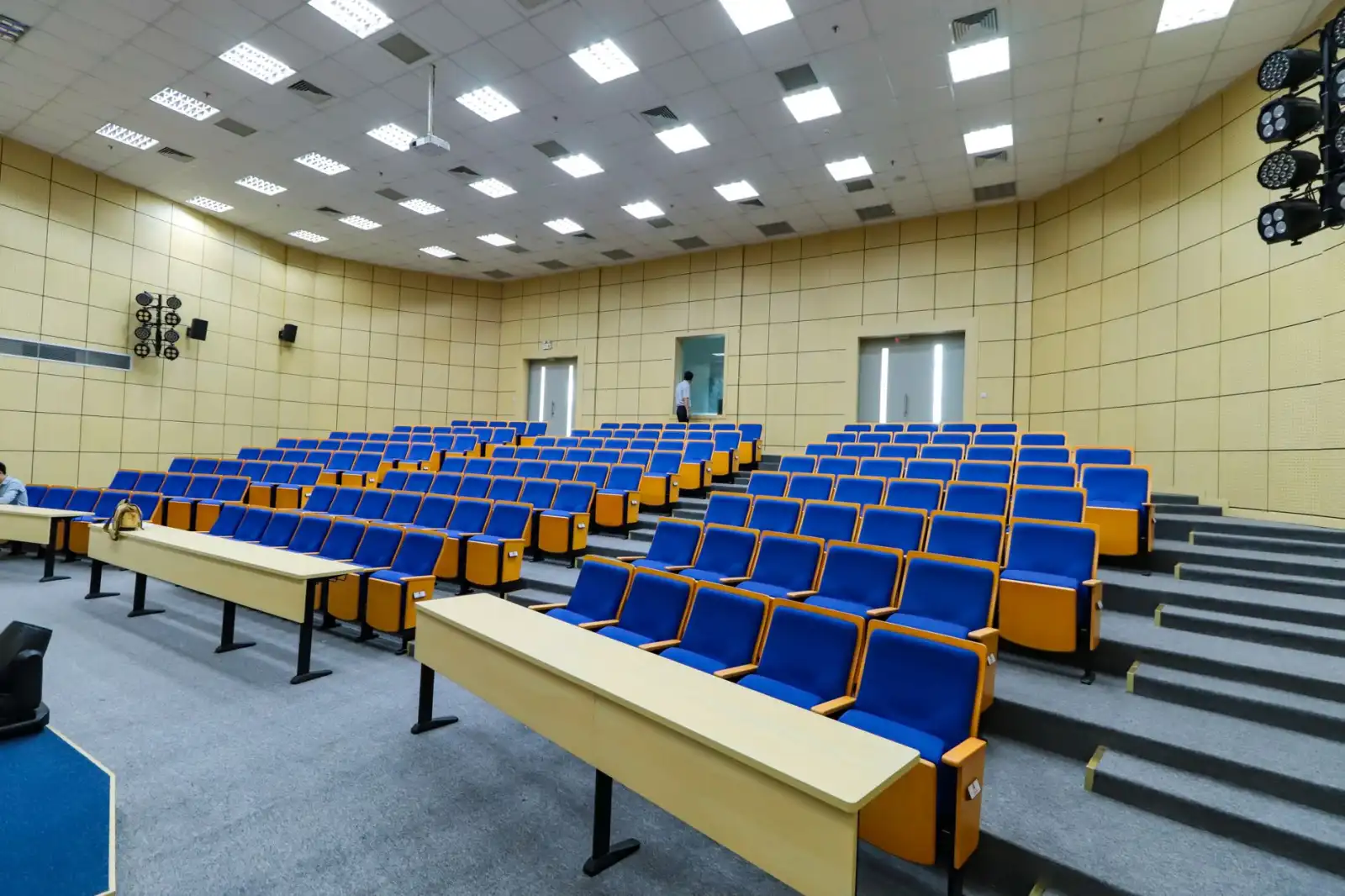 教学音响与无线麦克风系统集成方案及校园场景应用分析正文配图 1